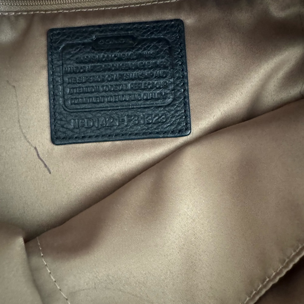 Coach tote - Picture 2 of 4